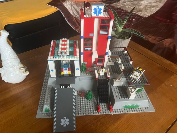 Lego hôpital city 7892