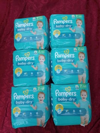 Lot de six paquets couches Pampers baby-dry T7 taille 7