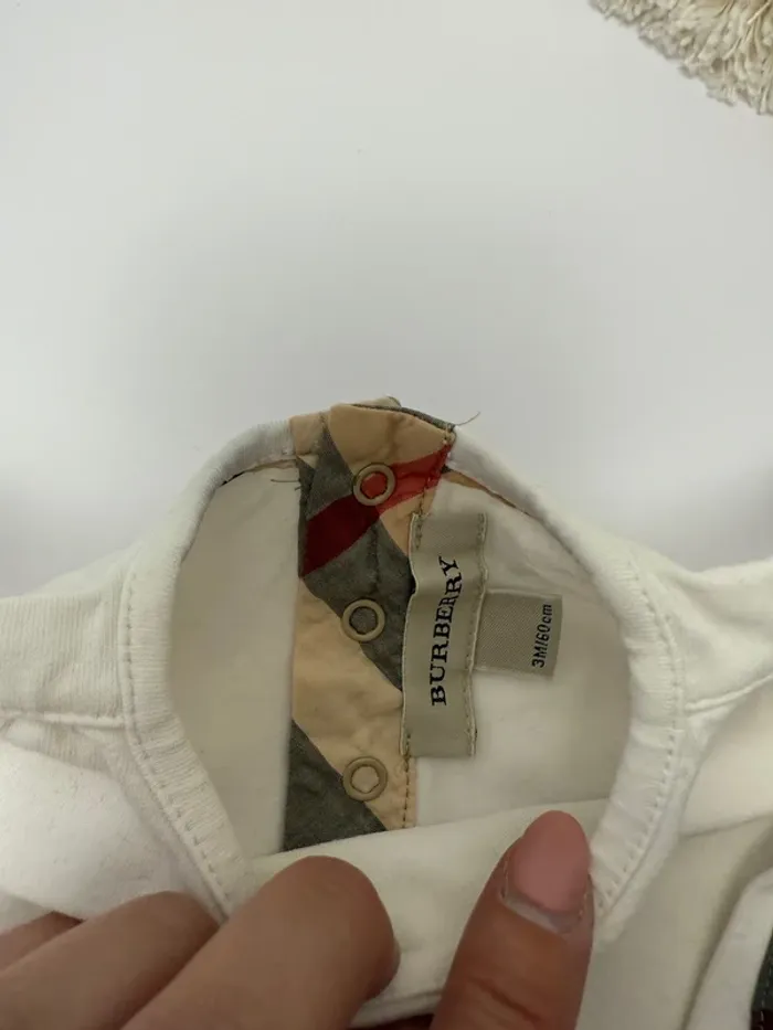 T-shirt longues manches Burberry bébé unisexe blanc taille 3 mois super état - photo numéro 4