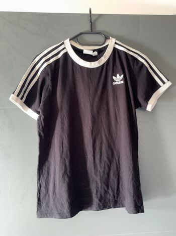 T-shirt adidas