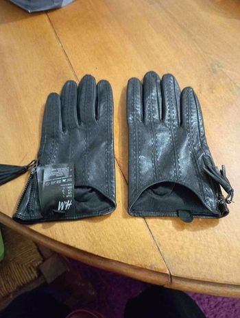 Gants femmes noire taille L marque HM très bon état