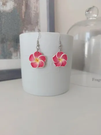 Jolie boucles d'oreilles fleurs roses