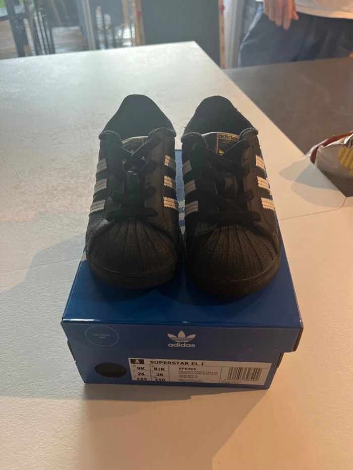 Baskets Superstar Adidas Pointure 26