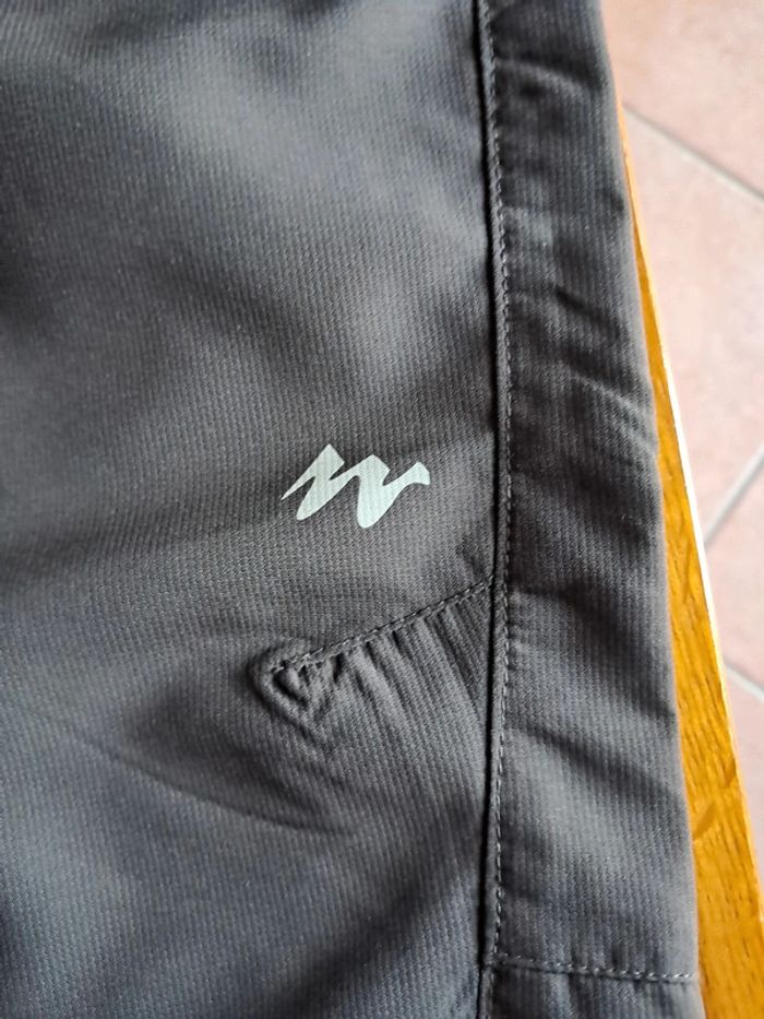 Pantacourt "Quechua" taille 42 - photo numéro 2
