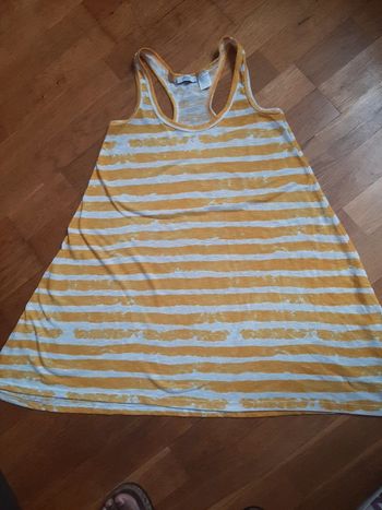 Débardeur jaune et blanc