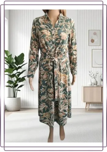 .robe longue H&M vert avec motifs floraux ,port de ceinture taille XS/S