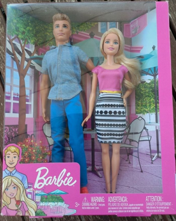BARBIE ET KEN COFFRET NEUF