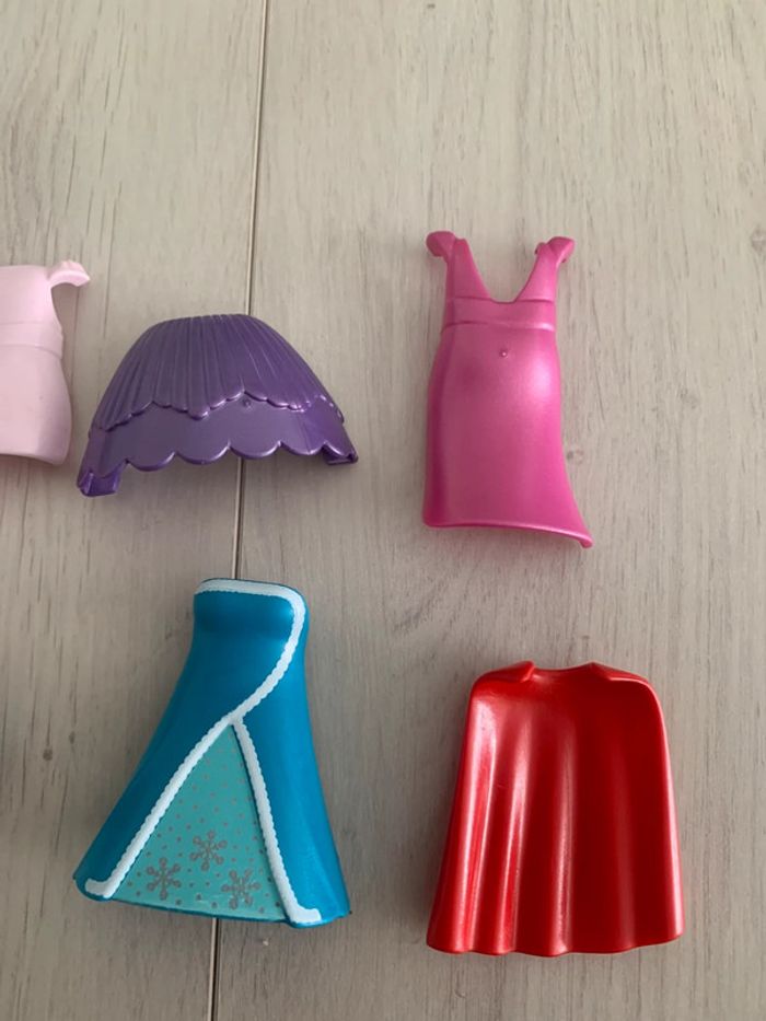 Lot de pièces de vêtements Playmobil - photo numéro 3