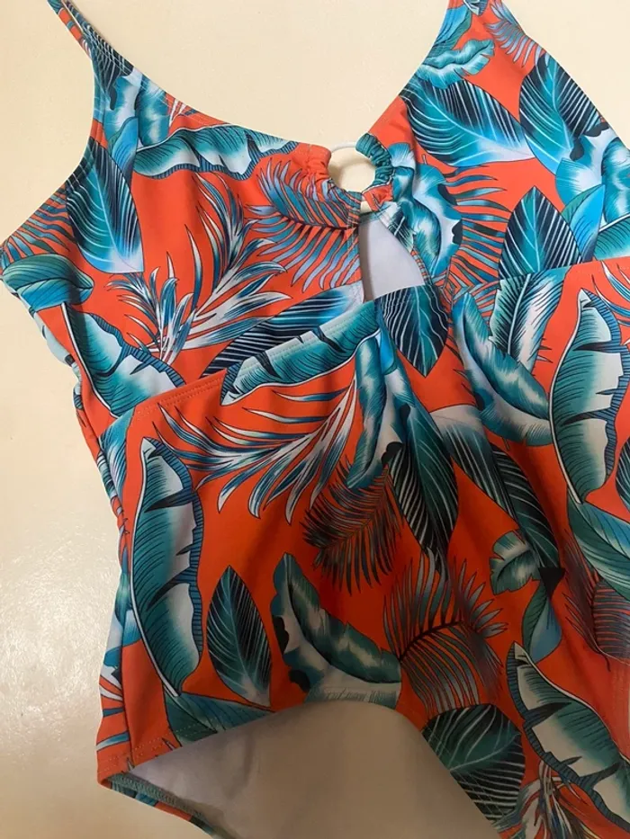 Maillot de bain une pièce - photo numéro 2