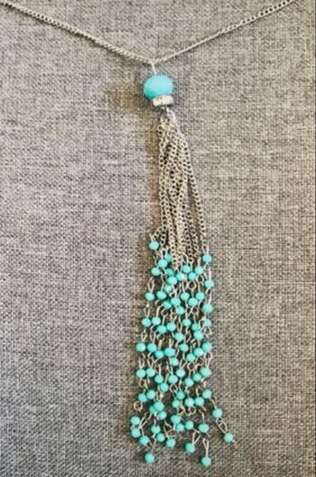 Collier avec perle bleu bon état argente