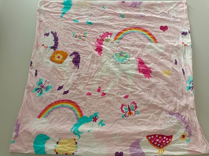 Housse de couette+ taie d'oreiller licornes 🦄 et arc en ciel 🌈 - photo numéro 2