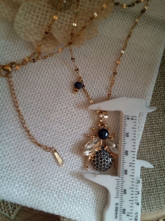 Collier insecte ailé avec pierres de lapis lazuli - photo numéro 3