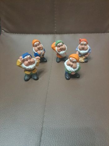 Figurines 5 nains Blanche Neige