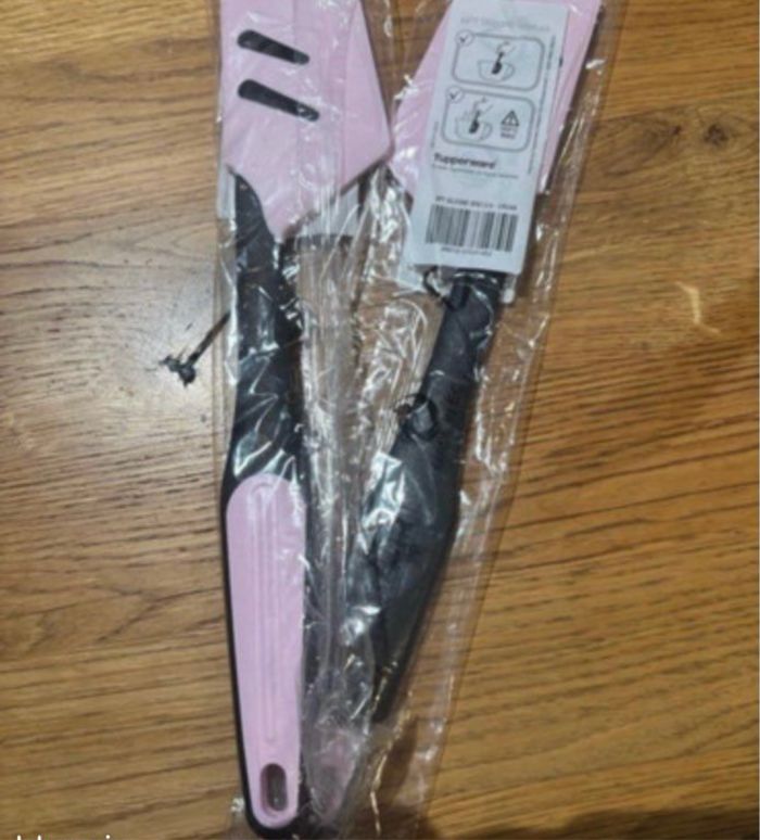 2 spatules roses Tupperware neuves