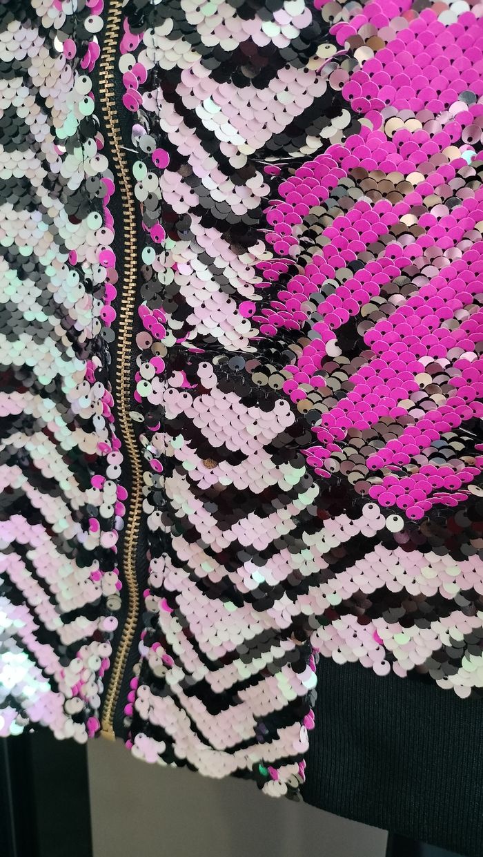 Veste bombers court zébré à sequins neuf - photo numéro 3
