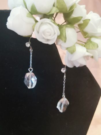 Boucles d'oreilles en cristal.