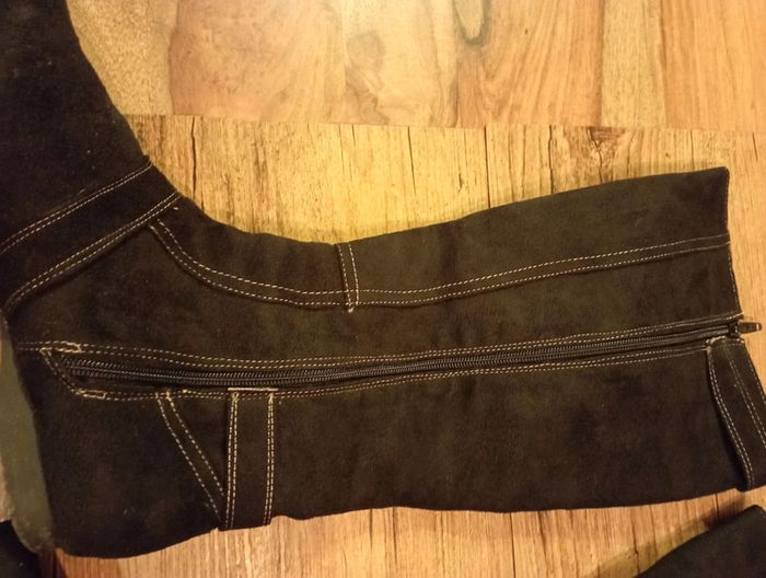Bottes effet velours noir - photo numéro 3