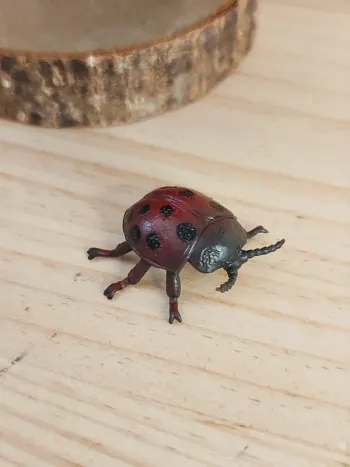Figurine insecte coccinelle Animal de la campagne
