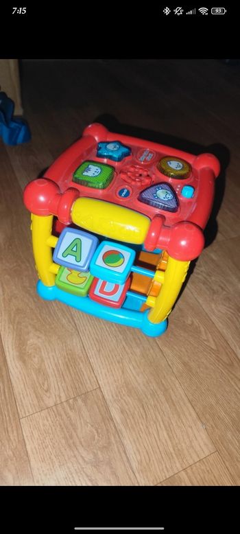 Baby cube d'éveil