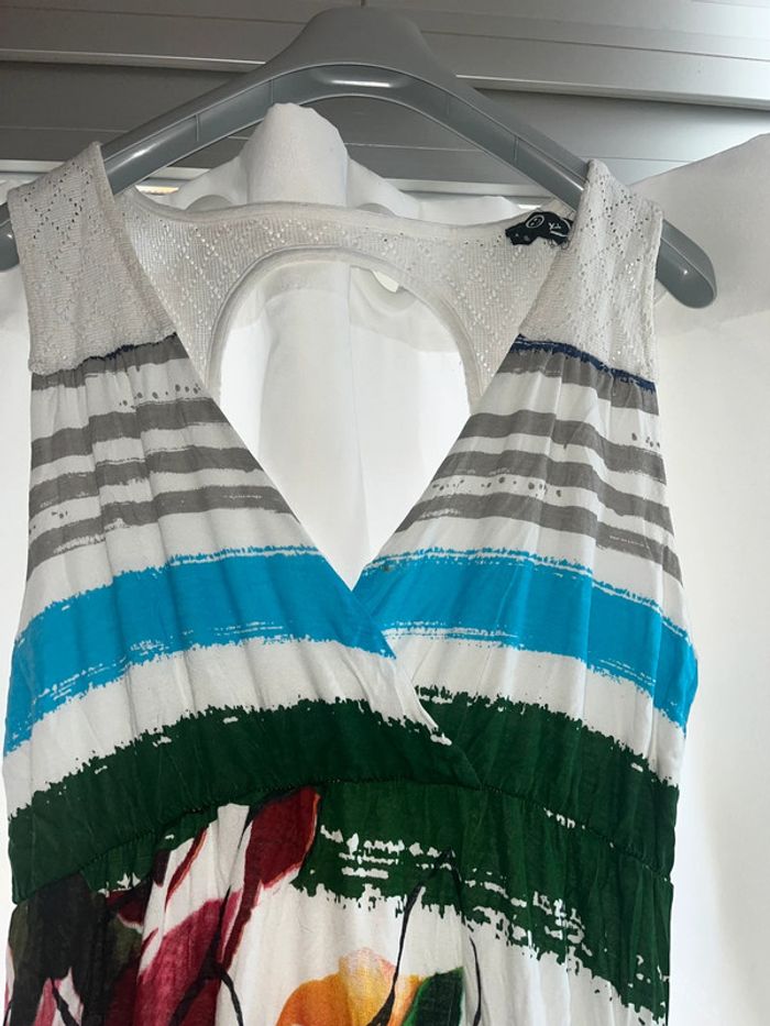 Robe longue blanche à fleurs - photo numéro 2