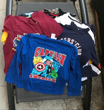 Lot de 19 pulls 8 ans