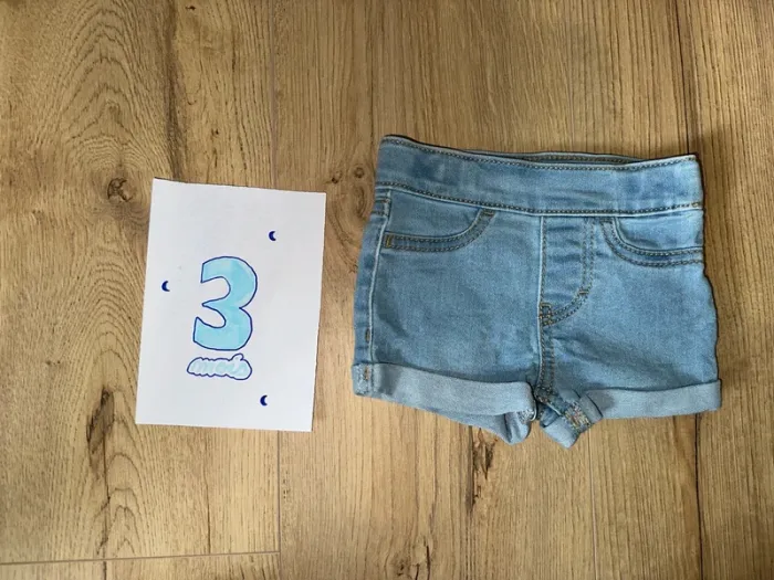 Short élastique 3 mois