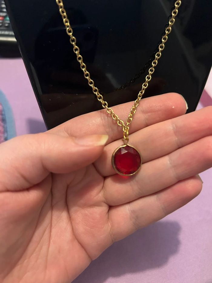 Collier fait main pierre rouge chaîne dorée neuf - photo numéro 3