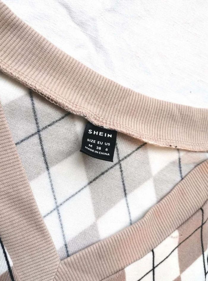 Pull crop top Shein carreaux manches courtes M 38 - photo numéro 4