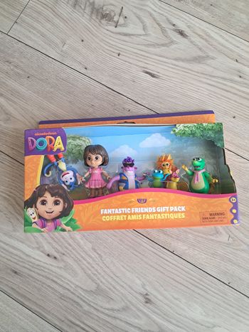 Coffret figurines dora l'exploratrice neuf