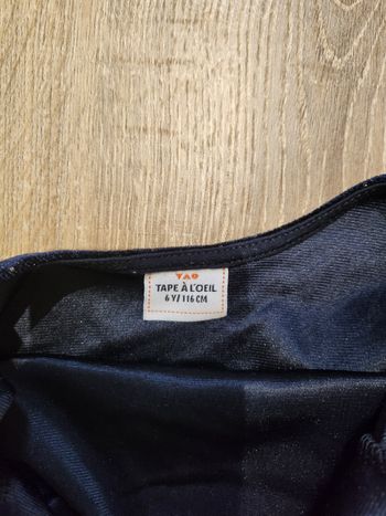 Robe créateur tape à l'œil