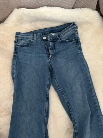 Jean pattes d’éléphant taille 36 H&M