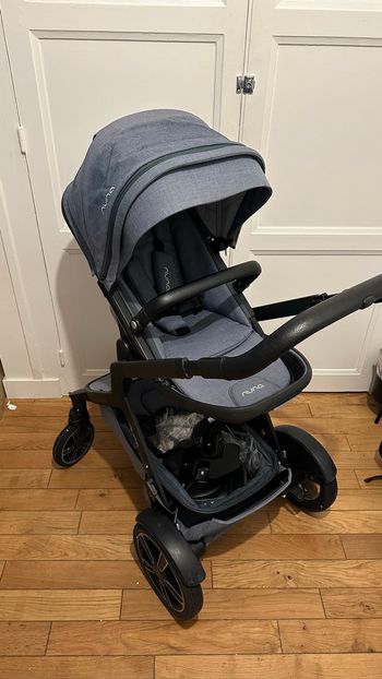Poussette Nuna Demi Grow bleu