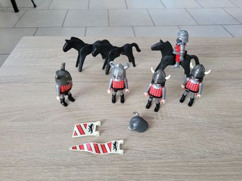 Lot de chevaliers playmobils 