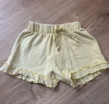 Short jaune Zara – 18 mois – bon état