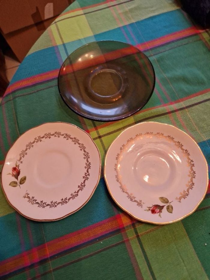 3 soucoupes