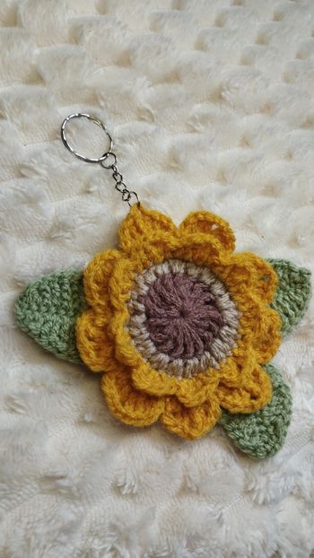 Porte clé tournesol au crochet 🌻