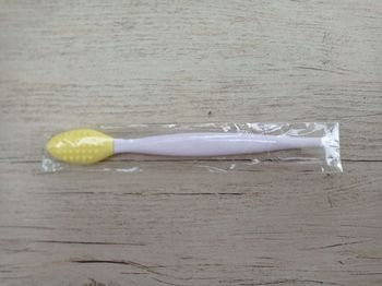 Gratte-langue/exfoliant lèvres en silicone