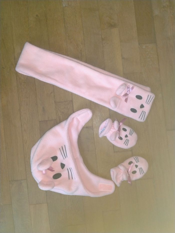 Ensemble bonnet gant écharpe