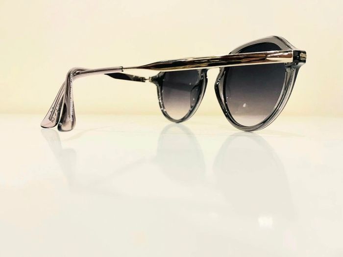 Lunette de soleil mixte grise et argentée UV protection catégorie 3 - photo numéro 5