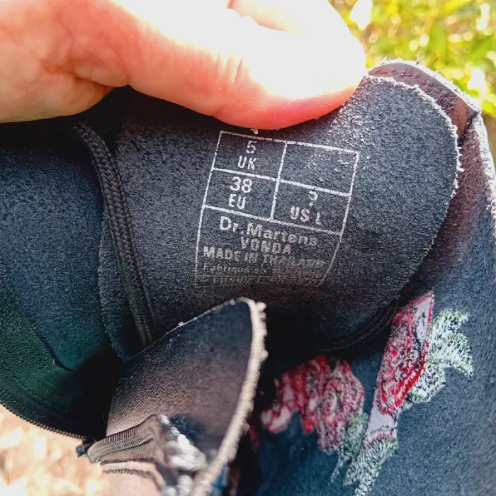 Dr. Martens Vonda 1914 roses brodées 38 - photo numéro 9