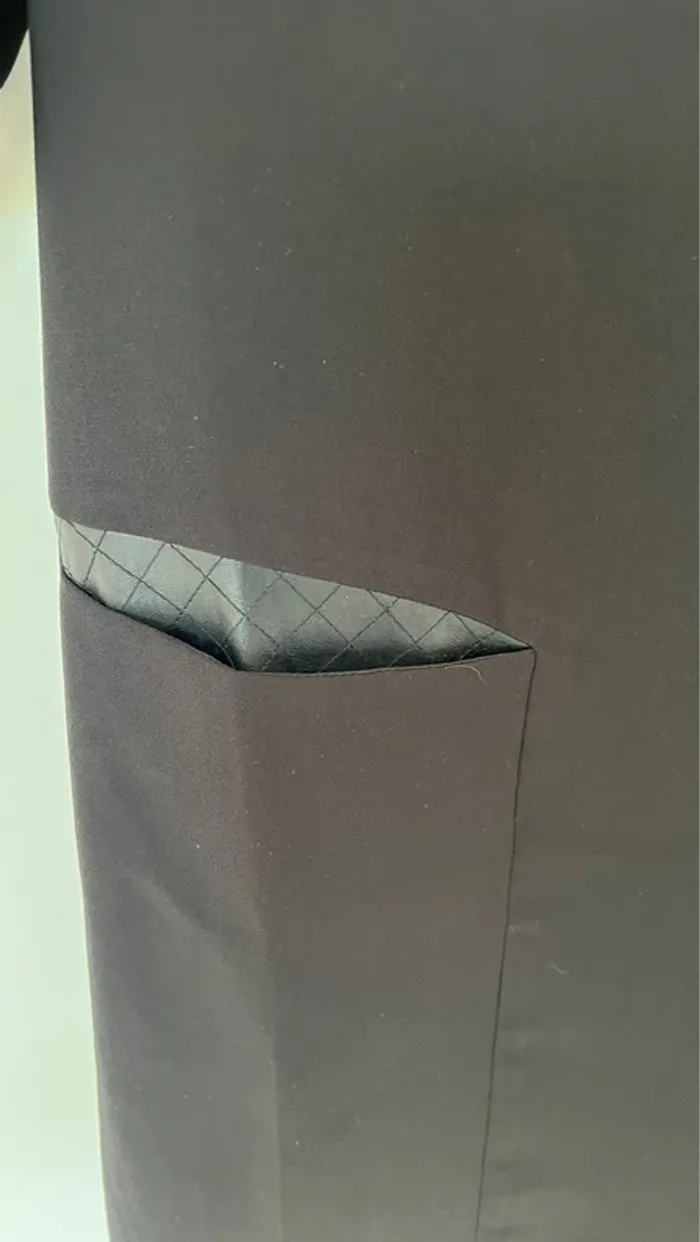 Robe noire droite empiècement cuir - photo numéro 3