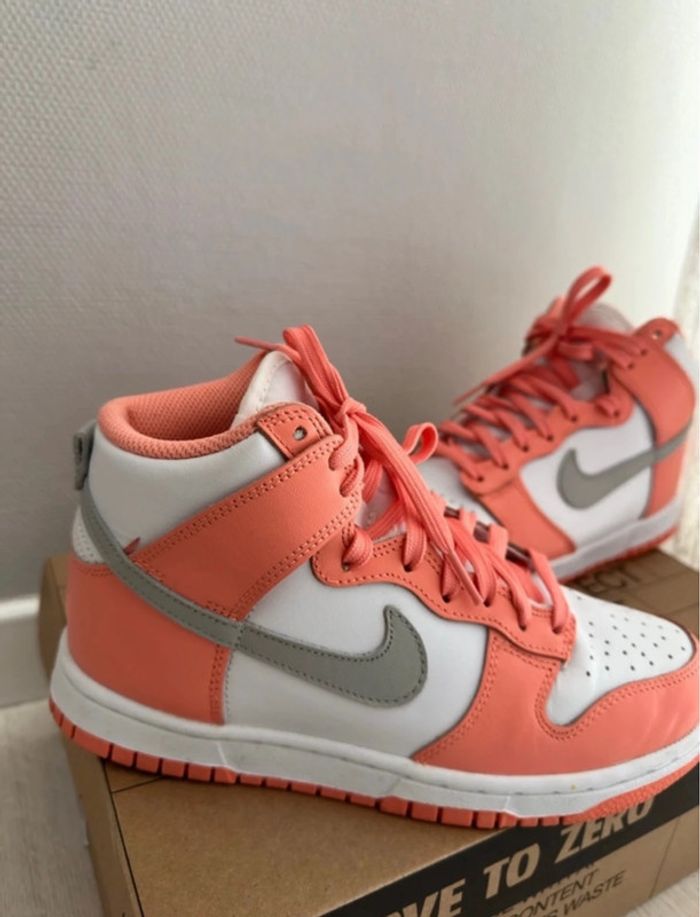 basket nike dunk montante corail blanche 37.5 femme - photo numéro 2