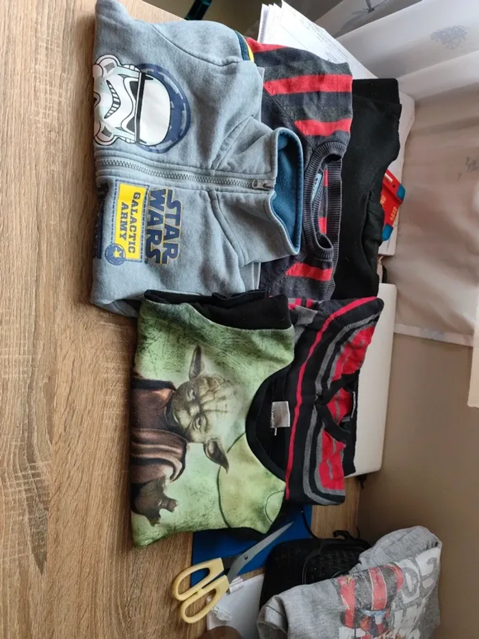 Lot 6 sweats et pulls