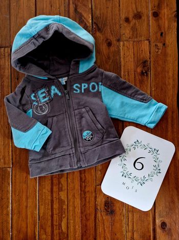 Veste à capuche 6 mois