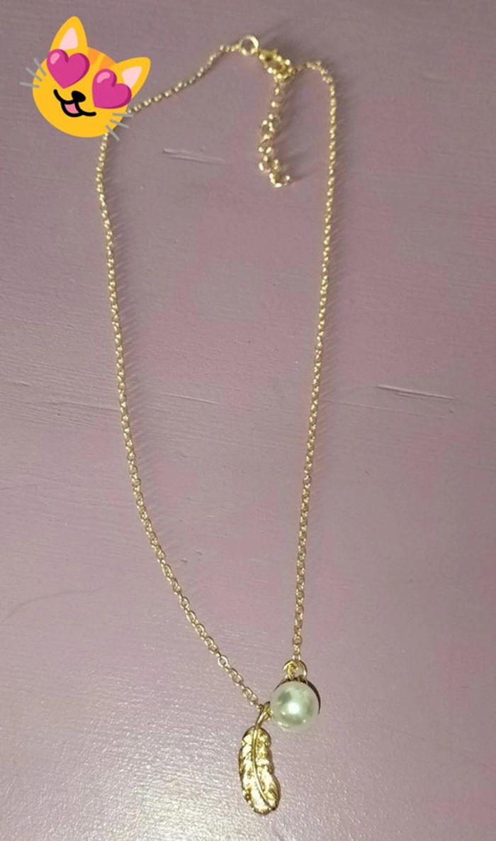 Collier plume perle blanche