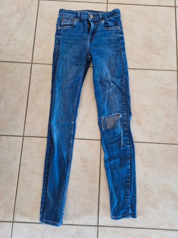 Jean trouée pantalon bershka taille 34 XS