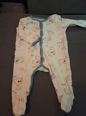 4 Pyjamas 6 mois