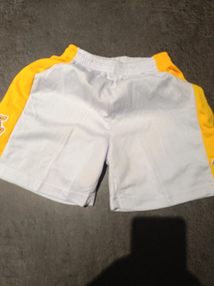 Tenue NBA Los Angeles Lakers Kobe Bryant blanc. T.22 - photo numéro 3