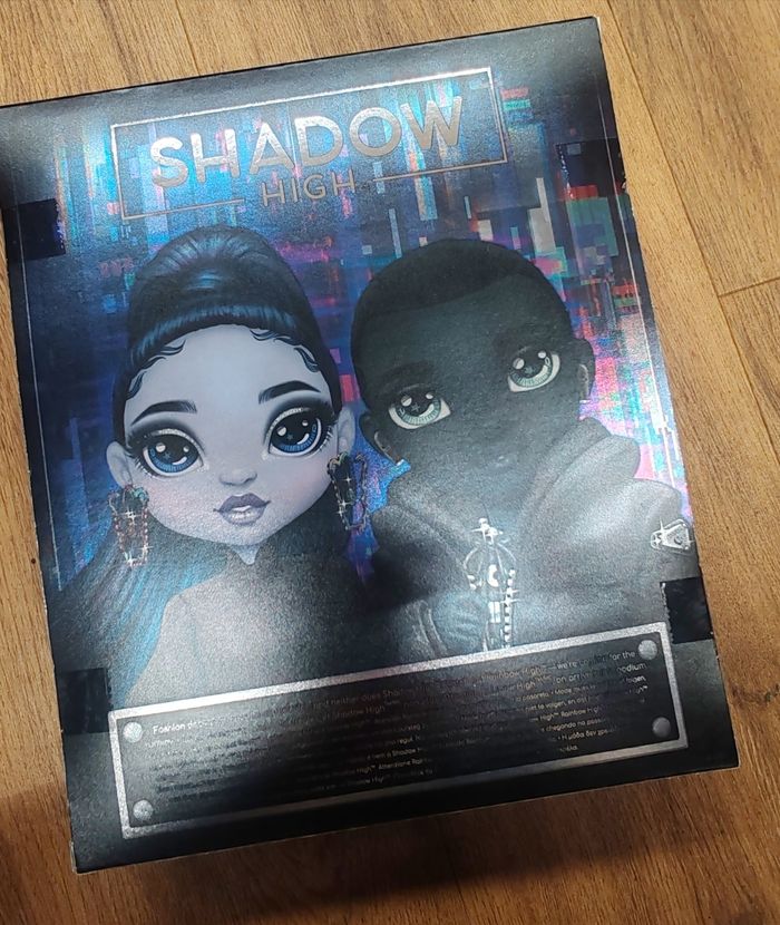 Poupée rainbow high - photo numéro 2