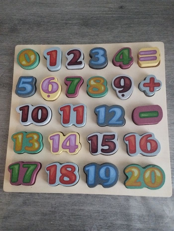 Puzzle chiffres en bois